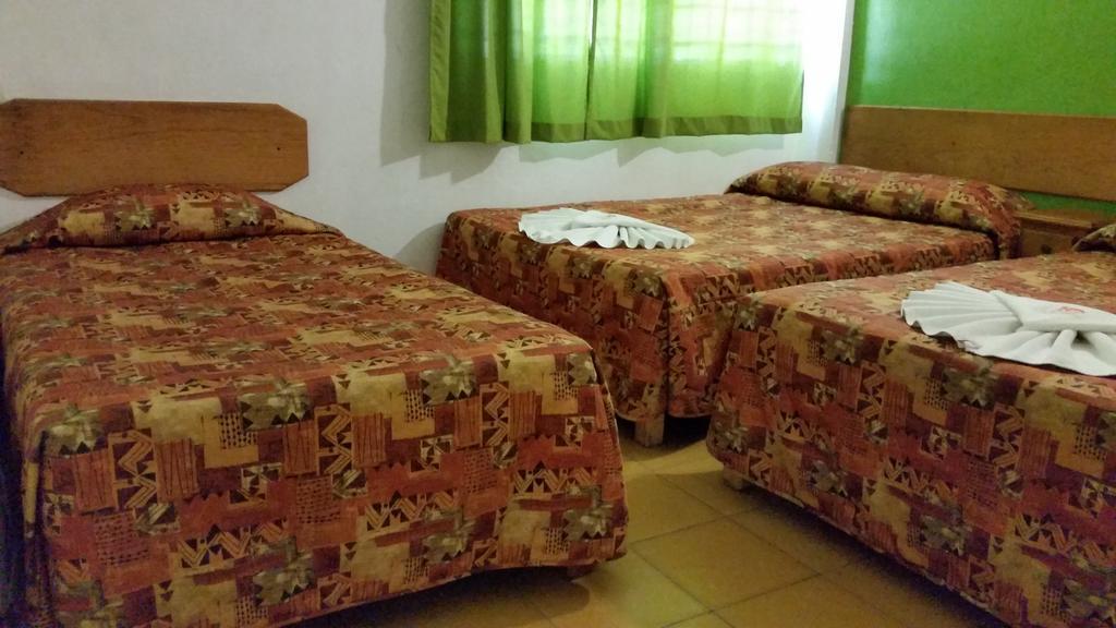 Delfin Playa Azul Ξενοδοχείο Lázaro Cárdenas Εξωτερικό φωτογραφία